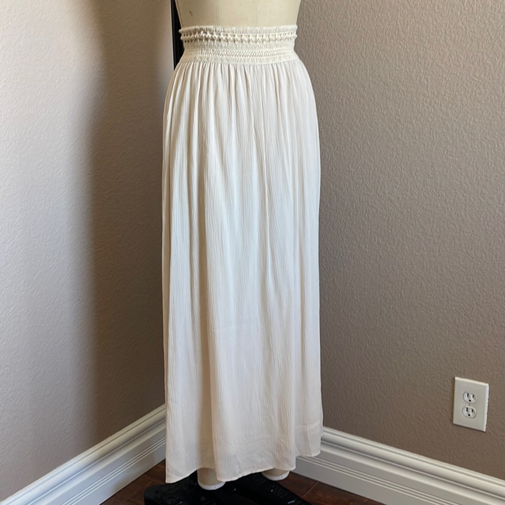 Full length lined light weights skirt. - Picture 1 of 5